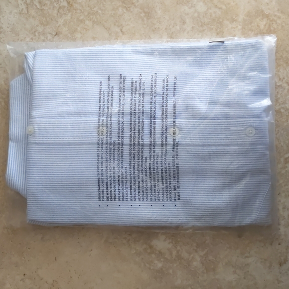 NWT Short Sleeved Oxford Shirt - Picture 3 of 3